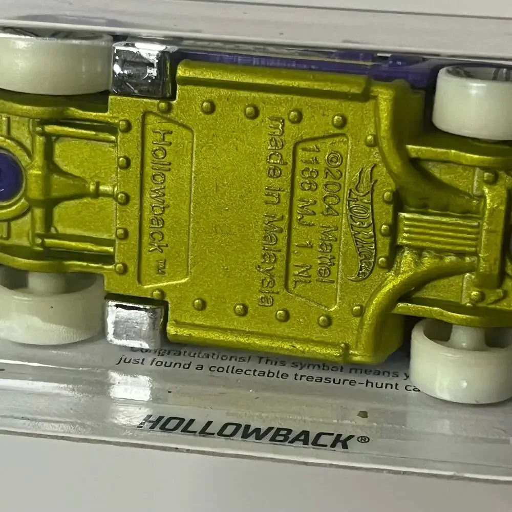 2018 Hot Wheels HW Glow Wheels Hollowback Treasure Hunt 6/10